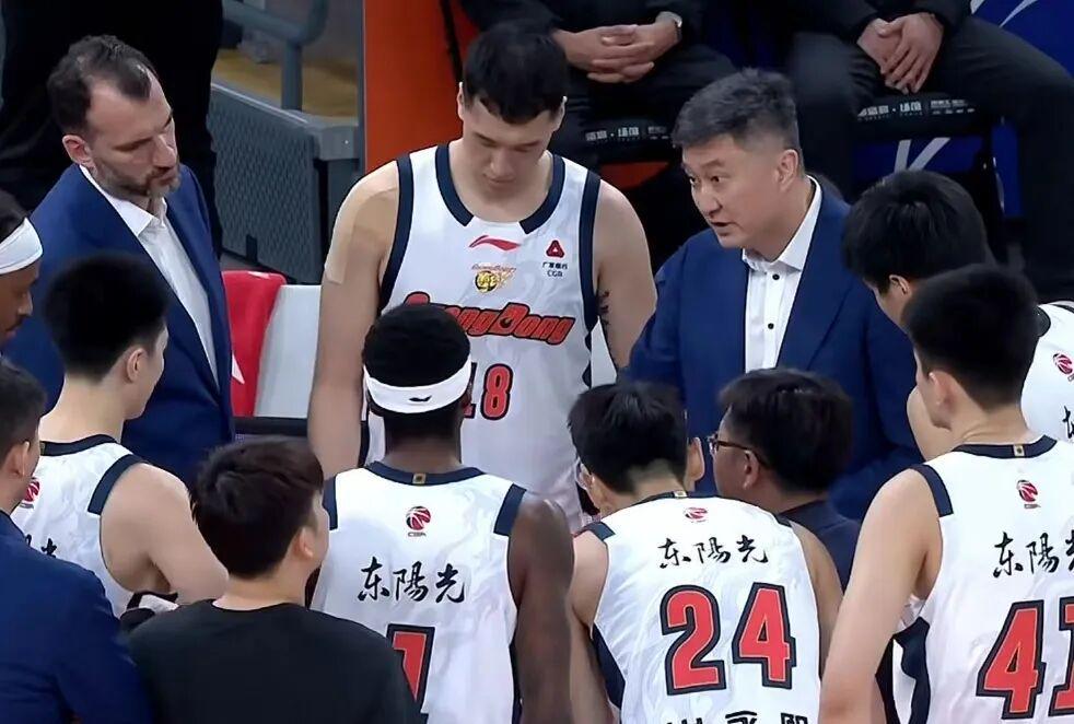 赛事数据分析-广东男篮大胜，张皓嘉正负值+49，陈家政亮眼 黄明依不受杜锋待见